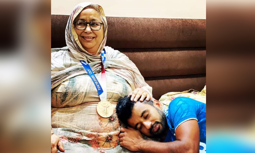 manpreet singh mother-bronze medal