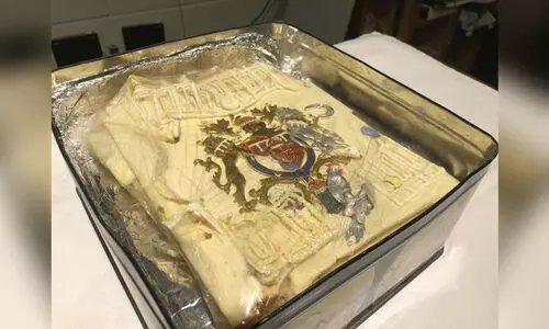 charles-diana wedding cake slice