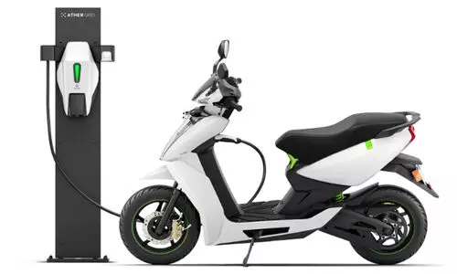 വൈദ്യുതി സ്​കൂട്ടർ ഉടമകൾക്ക്​ സന്തോഷ വാർത്ത; ഈഥറിന്‍റെ ചാര്‍ജിങ് കണക്ടര്‍ മറ്റ് വാഹനങ്ങൾക്കും ഉപയോഗിക്കാം