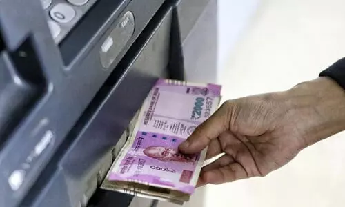 എ.ടി.എമ്മില്‍നിന്ന് പണം തട്ടിയ കേസ്: പ്രതികളെ തെളിവെടുപ്പിന് കൊണ്ടുവന്നു