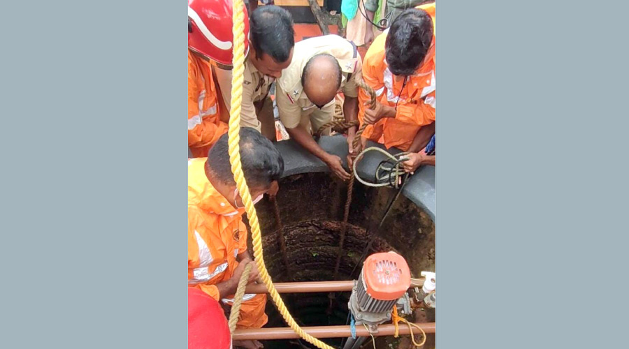 മൂന്നുപേരെ ജീവിതത്തിലേക്ക് കൊണ്ടുവന്ന് അഗ്നിരക്ഷാസേന മൂന്നുപേരെ ജീവിതത്തിലേക്ക് കൊണ്ടുവന്ന് അഗ്നിരക്ഷാസേന