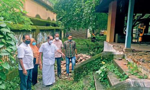 ജി​ല്ല പൈ​തൃ​ക മ്യൂ​സി​യ നി​ര്‍മാ​ണ​ത്തി​ന്​ ചെ​മ്മാ​ട് ഹ​ജൂ​ര്‍ ക​ച്ചേ​രി​യി​ല്‍ തു​ട​ക്കം