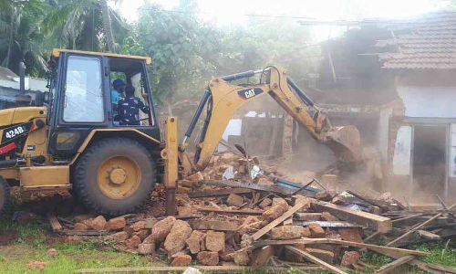 ദേശീയപാത വികസനം: കെട്ടിടങ്ങൾ പൊളിക്കൽ ആരംഭിച്ചു