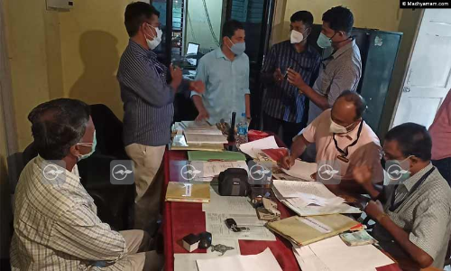 വെഹിക്കിൾ ചെക് പോസ്റ്റിൽ വിജിലൻസ് റെയ്ഡ്, പടിപ്പണം കണ്ടെത്തി