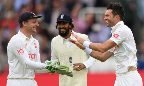 അഞ്ചുവിക്കറ്റുമായി ആൻഡേഴ്​സൺ; രണ്ടാം ദിനം ഇന്ത്യക്ക്​ കുരുക്കിട്ട്​ ഇംഗ്ലീഷുകാർ