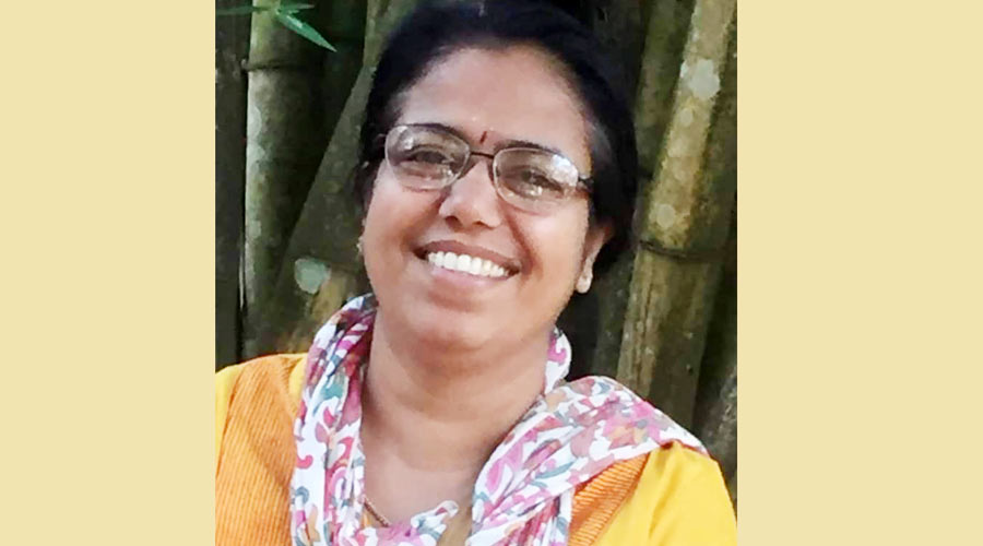 കരാറുകാരന് വെട്ടേറ്റ സംഭവം; ക്വട്ടേഷൻ നൽകിയ ബാങ്ക് ഉദ്യോഗസ്ഥ അറസ്റ്റിൽ കരാറുകാരന് വെട്ടേറ്റ സംഭവം; ക്വട്ടേഷൻ നൽകിയ ബാങ്ക് ഉദ്യോഗസ്ഥ അറസ്റ്റിൽ