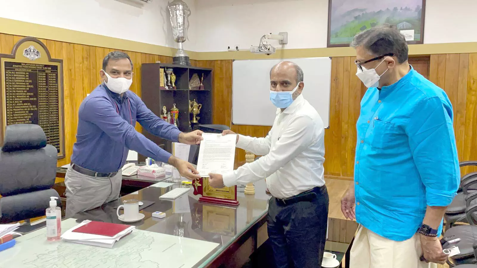 പ്രവാസി പ്രശ്​നങ്ങൾ: ഡോം ഖത്തർ മലപ്പുറം കലക്​ടർക്ക്​ നിവേദനം നൽകി