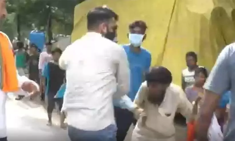 Six held for assault on UP Muslim man, 3 get bail Six held for assault on UP Muslim man, 3 get bail