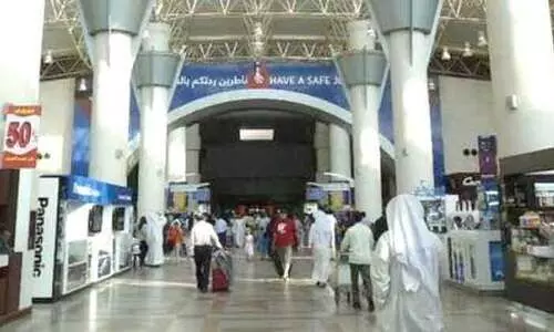 കുവൈത്ത് വിമാനത്താവളം: പ്രതിദിന യാത്രക്കാരുടെ പരിധി 7500 ആക്കി ഉയർത്തും കുവൈത്ത് വിമാനത്താവളം: പ്രതിദിന യാത്രക്കാരുടെ പരിധി 7500 ആക്കി ഉയർത്തും