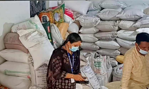 ആര്യങ്കാവിൽ എട്ട് ടണ്ണോളം അരി പിടികൂടി