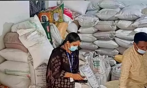 ആര്യങ്കാവിൽ എട്ട് ടണ്ണോളം അരി പിടികൂടി