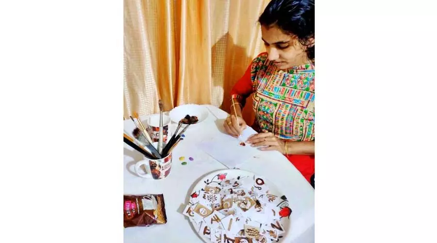 കോഫി പെയിൻറിങ്ങിൽ വിസ്മയം തീർത്ത് രഗിഷ ഇന്ത്യ ബുക്ക് ഓഫ് റെക്കോഡിലേക്ക് കോഫി പെയിൻറിങ്ങിൽ വിസ്മയം തീർത്ത് രഗിഷ ഇന്ത്യ ബുക്ക് ഓഫ് റെക്കോഡിലേക്ക്