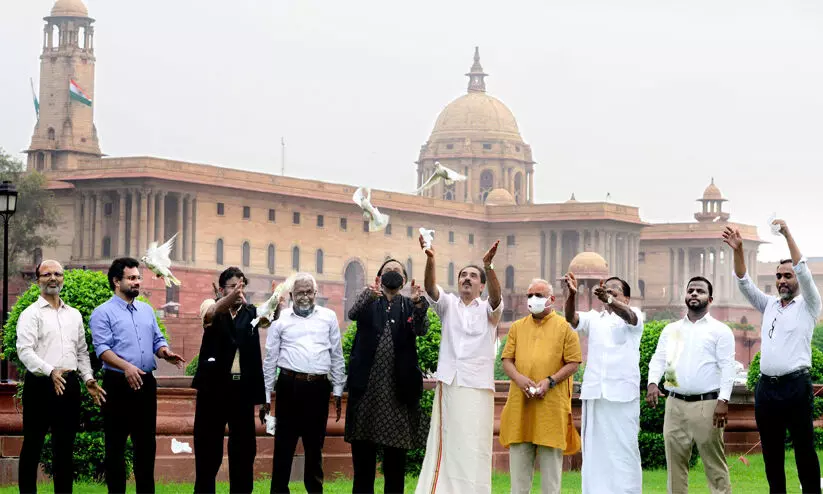 WE INDIA-അമൃതം ആസാദി madhyamam