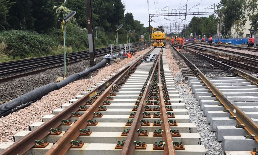 വഴി നടക്കാനും പണം വേണമെന്ന് റെയിൽവേ വഴി നടക്കാനും പണം വേണമെന്ന് റെയിൽവേ