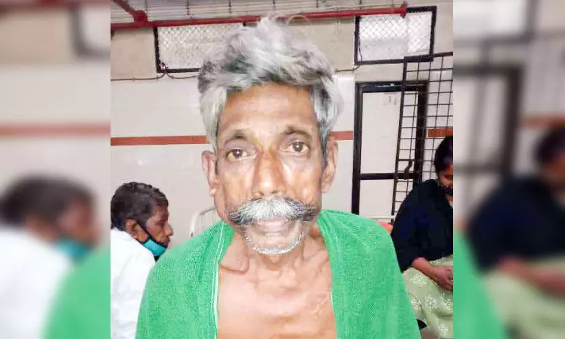 ഐ.സി.യുവിൽ കോവിഡ് ബാധിതൻ മരിച്ചു; അറിയിച്ചത് രണ്ടുദിവസം കഴിഞ്ഞെന്ന് മകളുടെ പരാതി ഐ.സി.യുവിൽ കോവിഡ് ബാധിതൻ മരിച്ചു; അറിയിച്ചത് രണ്ടുദിവസം കഴിഞ്ഞെന്ന് മകളുടെ പരാതി