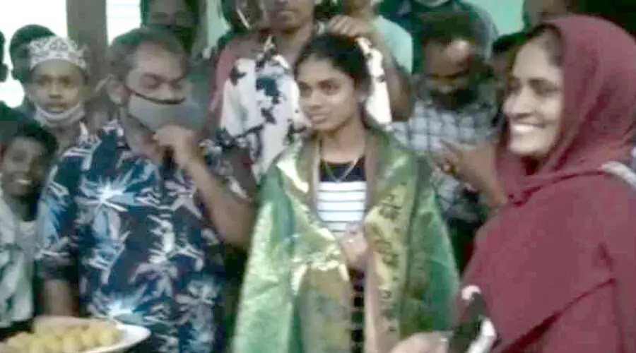 സ​മീ​ഹ​ക്ക്​ പോ​ള​ണ്ടി​ൽ പോ​കാ​മെ​ന്ന്