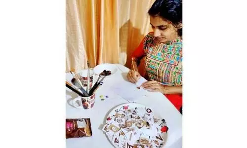 കോഫി പെയിൻറിങ്ങിൽ വിസ്​മയം തീർത്ത് രഗിഷ ഇന്ത്യ ബുക്ക് ഓഫ് റെക്കോഡിലേക്ക്