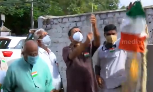 ദേശീയ പതാക തലകീഴായി ഉയർത്തി കെ. സുരേന്ദ്രൻ; സംഭവം ബി.ജെ.പി സംസ്ഥാന കാര്യാലയത്തിൽ VIDEO