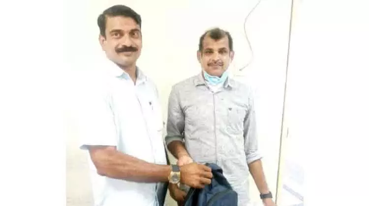 കള്ളക്കേസിൽ കുടുങ്ങിയ മൊയ്തീൻ കോയ മൂന്നുവർഷത്തെ നിയമപോരാട്ടത്തിനു ശേഷം നാടണഞ്ഞു കള്ളക്കേസിൽ കുടുങ്ങിയ മൊയ്തീൻ കോയ മൂന്നുവർഷത്തെ നിയമപോരാട്ടത്തിനു ശേഷം നാടണഞ്ഞു