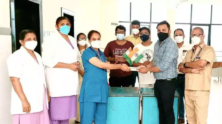 കോവിഡ് പോരാളികളെ ആദരിച്ച് കുവൈത്ത് കൊയിലാണ്ടി കൂട്ടായ്മയുടെ സ്വാതന്ത്ര്യദിനം കോവിഡ് പോരാളികളെ ആദരിച്ച് കുവൈത്ത് കൊയിലാണ്ടി കൂട്ടായ്മയുടെ സ്വാതന്ത്ര്യദിനം