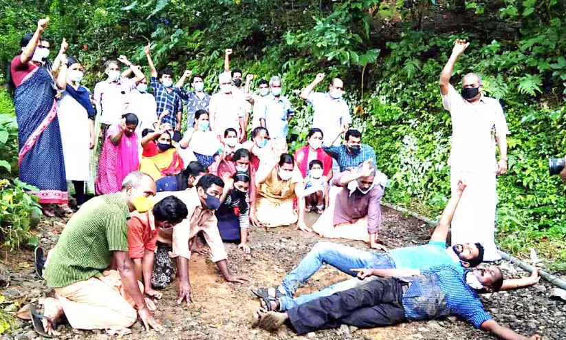 നിർമാണ നിരോധനം: ശയനപ്രദക്ഷിണം നടത്തി ഊര് നിവാസികൾ