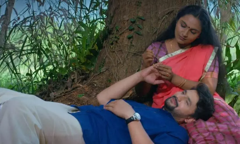 മലയാളികളുടെ ബാബുക്കയുടെ കൊച്ചുമകൾ നിമിഷ സലിം പിന്നണി ഗായികയാകുന്നു; തീയിലെ ഗാനം ഹൃദ്യം