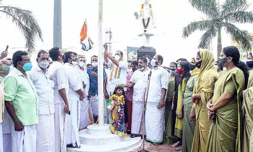 സ്വാ​ത​ന്ത്ര്യ​ദി​നാ​ഘോ​ഷം: മൂവാറ്റുപുഴയിൽ പൊലീസ് വിട്ടുനിന്നത്​ വിവാദമായി