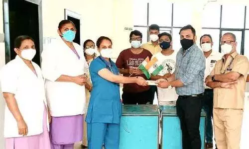 കോ​വി​ഡ് പോ​രാ​ളി​ക​ളെ ആ​ദ​രി​ച്ച് കു​വൈ​ത്ത്​ കൊ​യി​ലാ​ണ്ടി കൂ​ട്ടാ​യ്മ​യു​ടെ സ്വാ​ത​ന്ത്ര്യ​ദി​നം