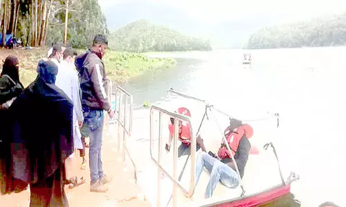 മൂന്നാറിലേക്ക്​ കൂടുതൽ സഞ്ചാരികൾ