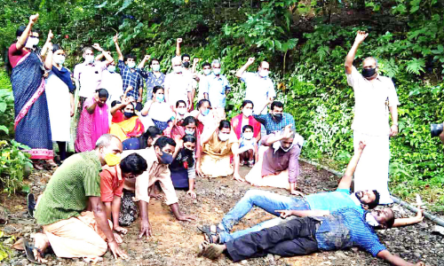 നിർമാണ നിരോധനം: ശയനപ്രദക്ഷിണം നടത്തി ഊര് നിവാസികൾ