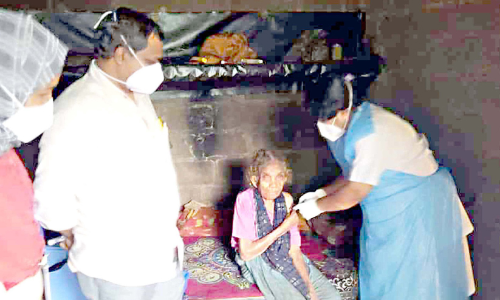 106കാരി നീലി കാത്തിരുന്നു; വാക്​സിൻ കുടിയിലെത്തി