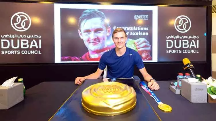 ഒളിമ്പിക്​സ്​ മെഡലുമായി അക്​സൽസണെത്തി, ദ​ുബൈക്ക്​ നന്ദി പറയാൻ