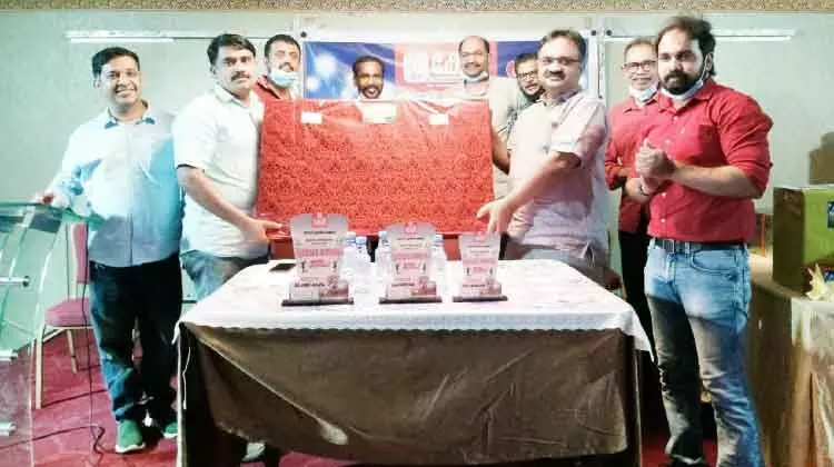 കേ​ളി മ​ല​സ് ഏ​രി​യ ഫു​ട്‍ബാ​ൾ പ്ര​വ​ച​ന മ​ത്സ​രം: സ​മ്മാ​ന​ങ്ങ​ൾ വി​ത​ര​ണം ചെ​യ്തു