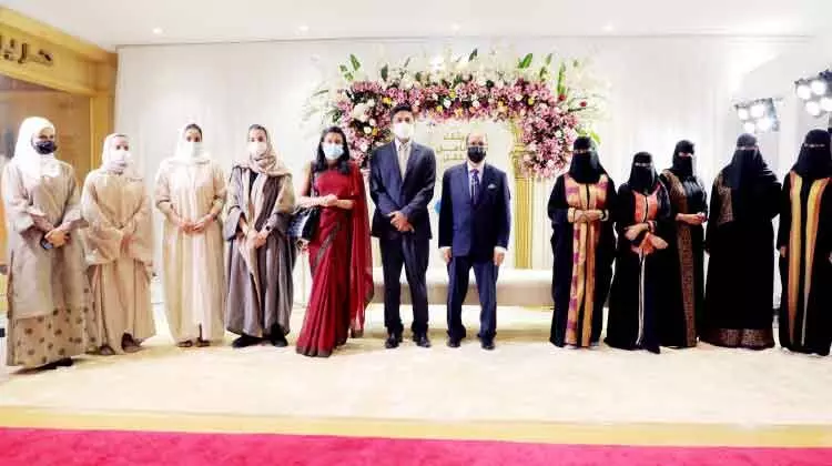 ലുലു ഗ്രൂപ് ഇന്ത്യ-സൗദി ഉഭയകക്ഷി ബന്ധത്തിെൻറ 75ാം വാർഷികം ആഘോഷിക്കുന്നു ലുലു ഗ്രൂപ് ഇന്ത്യ-സൗദി ഉഭയകക്ഷി ബന്ധത്തിെൻറ 75ാം വാർഷികം ആഘോഷിക്കുന്നു