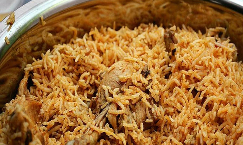 ഭക്ഷണം കഴിച്ച 15ഓളം പേർ ആശുപത്രിയിൽ; ഹോട്ടൽ പൂട്ടാൻ നോട്ടീസ് ഭക്ഷണം കഴിച്ച 15ഓളം പേർ ആശുപത്രിയിൽ; ഹോട്ടൽ പൂട്ടാൻ നോട്ടീസ്