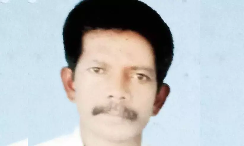 പുല്ലുകെട്ടുമായി വീണ് മരിച്ചു പുല്ലുകെട്ടുമായി വീണ് മരിച്ചു