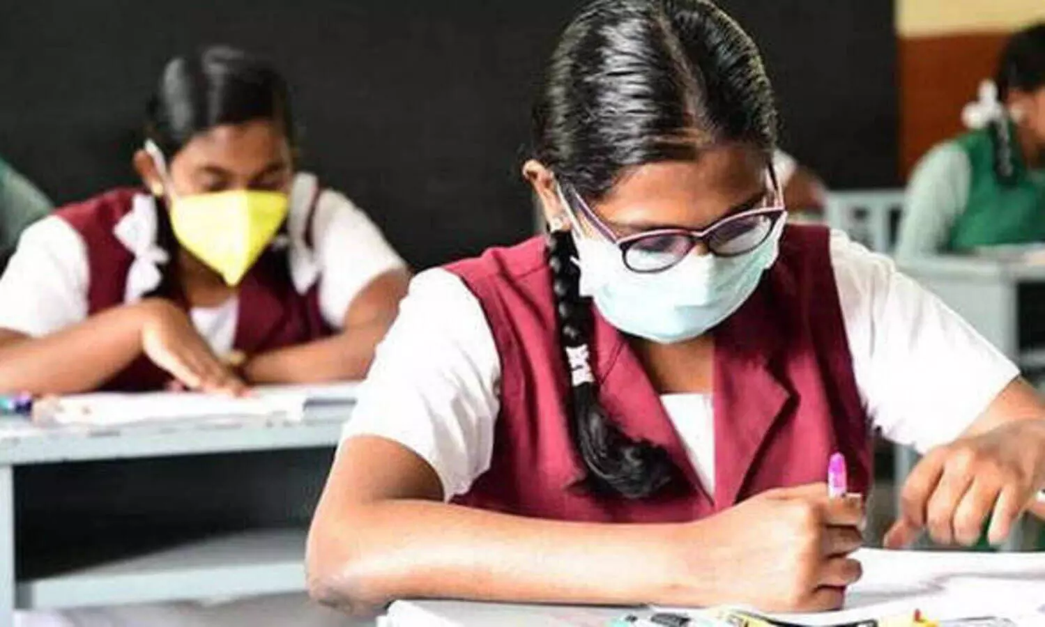 പ്ലസ് വൺ പരീക്ഷ തിയതികൾക്ക് മാറ്റമില്ല; മാതൃകാ പരീക്ഷ വീട്ടിലിരുന്ന് എഴുതാം