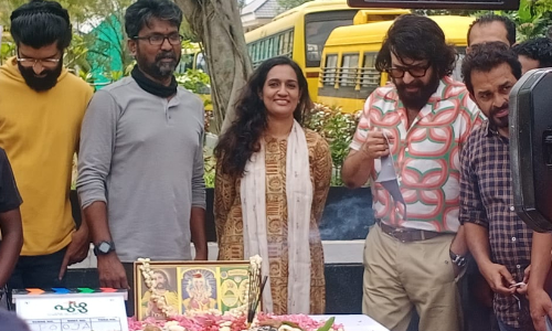 മമ്മൂട്ടിയും പാര്‍വതിയും ആദ്യമായി ഒന്നിക്കുന്ന പുഴുവിന് തുടക്കമായി