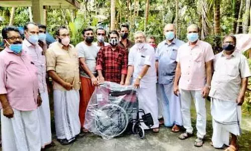 ജ​ന​ത ക​ൾ​ച​റ​ൽ സെൻറ​ർ വീ​ൽ​ചെ​യ​ർ കൈ​മാ​റി