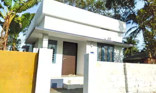 ഐഷ ഉമ്മയും കുടുംബവും വീടിൻെറ തണലിലേക്ക്​