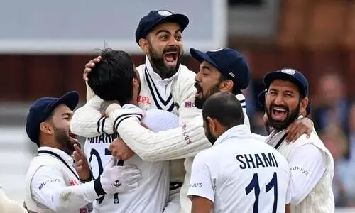 ലോ​ക​ക്രി​ക്ക​റ്റി​െൻറ ത​റ​വാ​ട്ടു​മു​റ്റത്ത്​ ഇന്ത്യയുടെ വീരഗാഥ; അഭിമാനമായി പേസ്​ ബൗളർമാർ