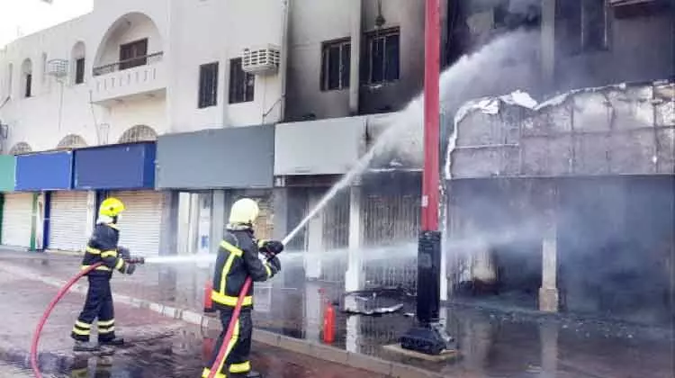 സീബ്​ മാർക്കറ്റിൽ തീപിടിത്തം; രണ്ടു​ പേർക്ക്​ പരിക്ക്