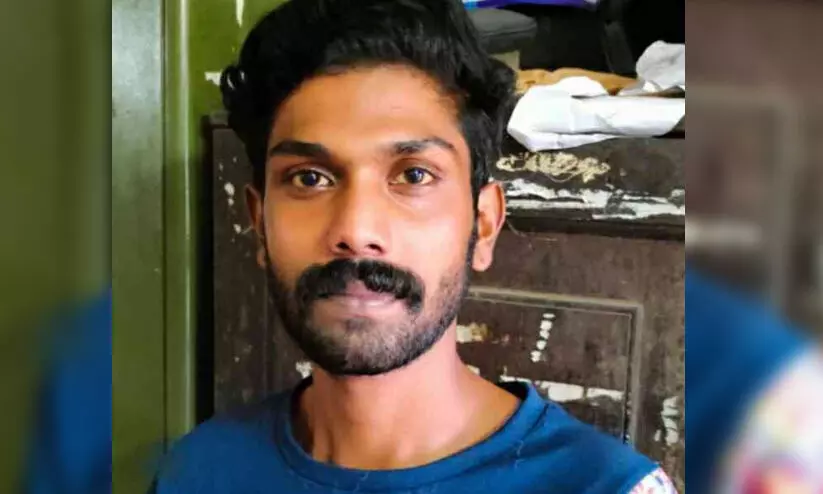 നിരോധിത ലഹരിമരുന്നായ എം.ഡി.എം.എയുമായി യുവാവ് പിടിയിൽ നിരോധിത ലഹരിമരുന്നായ എം.ഡി.എം.എയുമായി യുവാവ് പിടിയിൽ