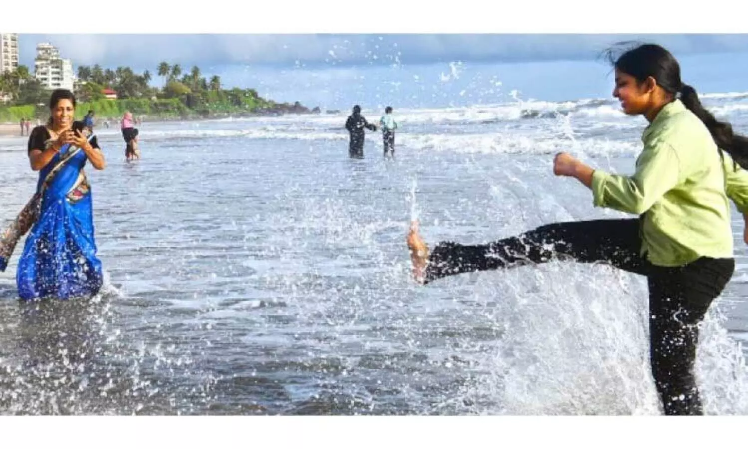 കണ്ണൂരിൽ വി​നോ​ദ സ​ഞ്ചാ​ര​കേ​ന്ദ്ര​ങ്ങ​ൾ സ​ജീ​വ​മാ​യി