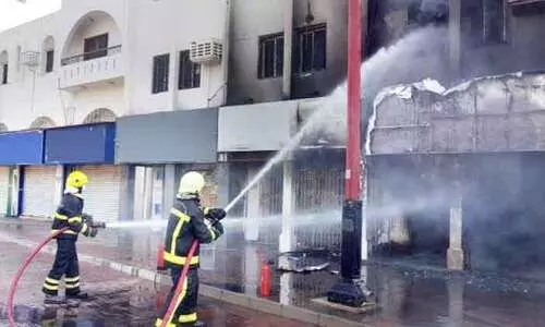 സീബ്​ മാർക്കറ്റിൽ തീപിടിത്തം; രണ്ടു​ പേർക്ക്​ പരിക്ക്