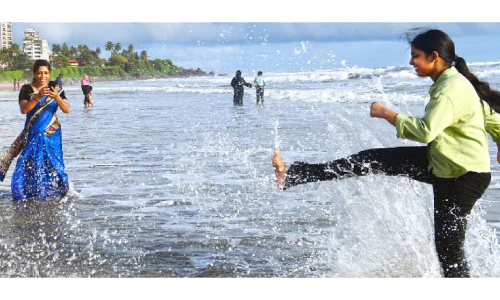 കണ്ണൂരിൽ വി​നോ​ദ സ​ഞ്ചാ​ര​കേ​ന്ദ്ര​ങ്ങ​ൾ സ​ജീ​വ​മാ​യി