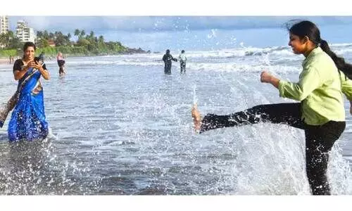 കണ്ണൂരിൽ വി​നോ​ദ സ​ഞ്ചാ​ര​കേ​ന്ദ്ര​ങ്ങ​ൾ സ​ജീ​വ​മാ​യി