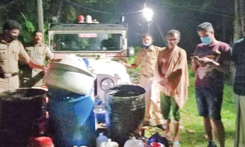 വാഴകൃഷിയുടെ മറവിൽ ചാരായം വാറ്റ്​: ഒരാൾ പിടിയിൽ