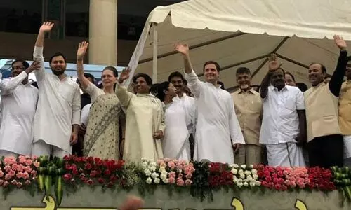 ബി.ജെ.പിക്കെതിരെ രാജ്യത്ത്​ ഐക്യ പ്രതിപക്ഷം; വലിയ പിന്തുണ നൽകി ചില വിഭാഗങ്ങളെന്ന്​ സർവേ