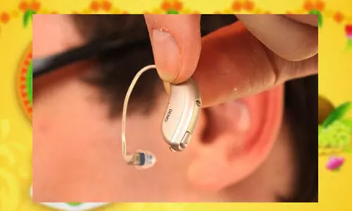 ഓണാഘോഷമില്ല; പകരം യുവാവിന് ശ്രവണസഹായി വാങ്ങി നൽകി 